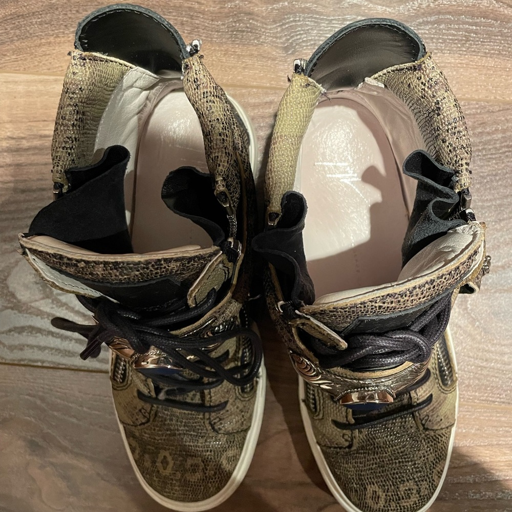 Guiseppe Zanotti sneaker size 37